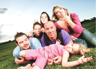 Voyager moins cher, profiter d’avantages au quotidien et soutenir votre budget familial, c’est possible avec la Carte Familles Nombreuses !